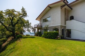 Exterior - Quercia the house with an incredible view and swimming pool (Gardone Riviera)