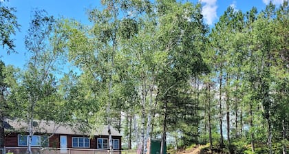 Butler's Bay Cottage on Teal Lake with Private Dock and Good Swimming