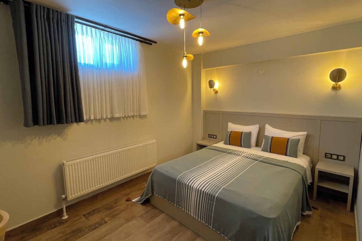 Economy Room, No Windows | In-room safe, free WiFi, bed sheets