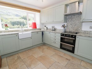 Fridge, dishwasher, cookware/dishes/utensils