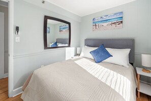 3 bedrooms, desk, iron/ironing board, WiFi