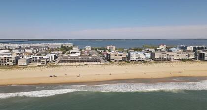 🌊 Luxury Beach Escape A1| Steps to the Beach | Prime 72nd St Location 🏖️