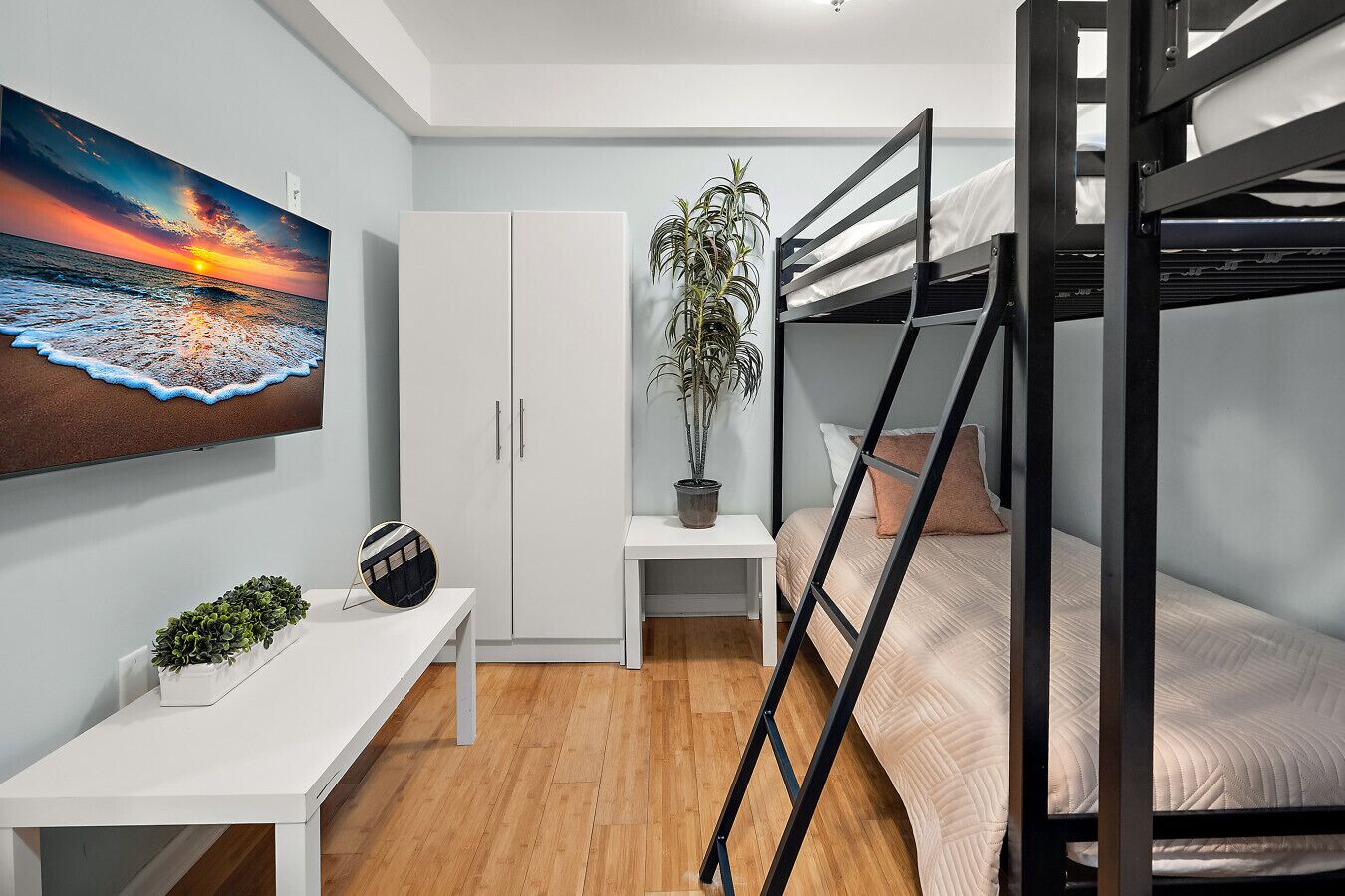 3 bedrooms, desk, iron/ironing board, WiFi