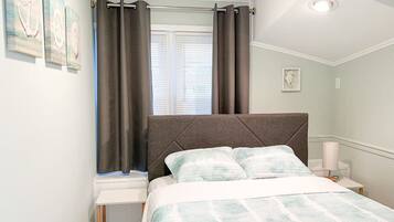 3 bedrooms, desk, iron/ironing board, WiFi