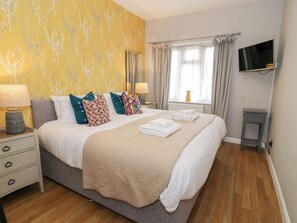 2 bedrooms, individually decorated, individually furnished, free WiFi