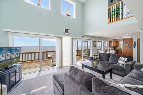 Bayfront home with stunning views by Seaside Vacations & Sales