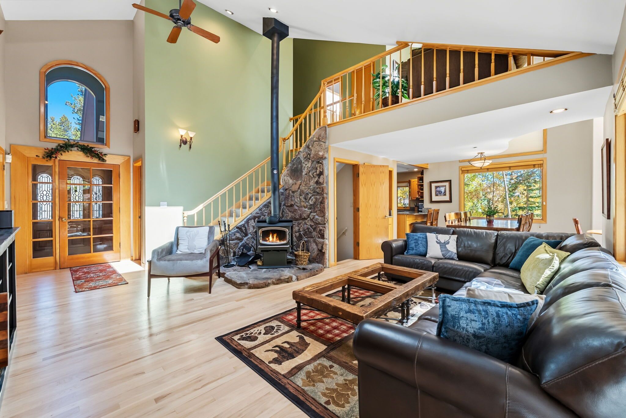 TV, fireplace, stereo, offices