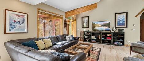 TV, fireplace, stereo, offices