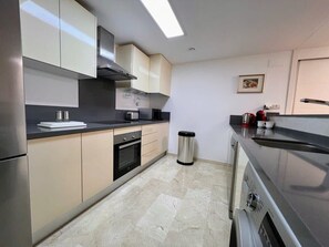 Fridge, microwave, oven, stovetop - Tropical First floor apartment PP25 (Punta Prima)