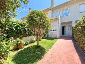 Property grounds - House in Golf St. Jordi in La Llosa  (Cambrils)