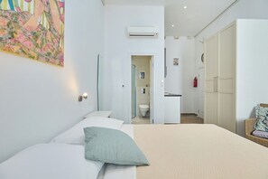 Unclassified image, 5 of 19, button