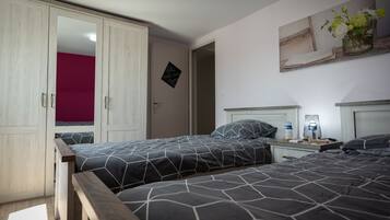 4 Schlafzimmer, BĂŒgeleisen/BĂŒgelbrett, Reisekinderbett, kostenloses WLAN