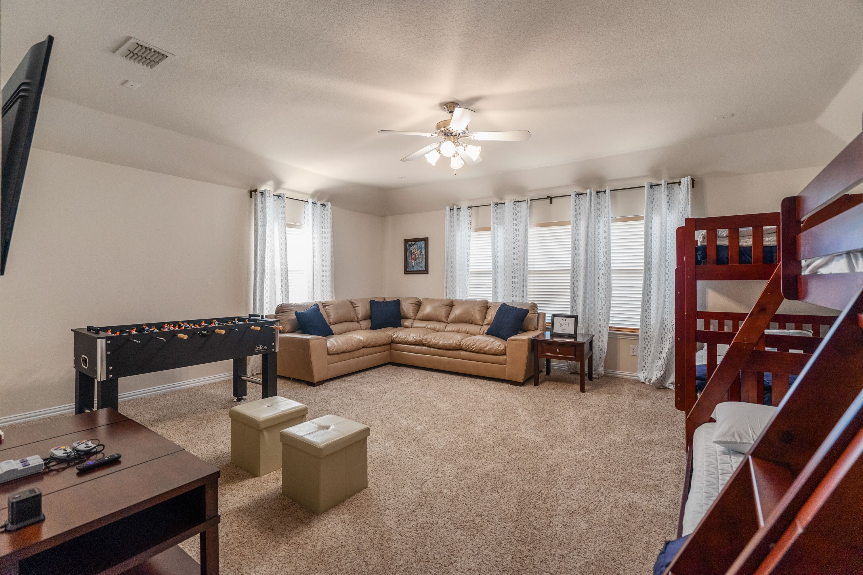 Smart-tv, pejs, spillekonsol, Hulu