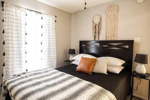 3 bedrooms, desk, iron/ironing board, travel cot - 🥇Best of West Lubbock! Remodeled 3/2 8 min to Tech (Lubbock)