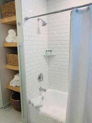 Dusche, Handtücher, Seife