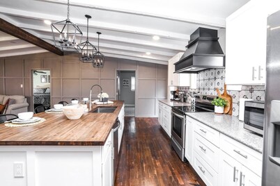 Heart of Medical District 4BR Home | Walk to Tech & Med Ctr