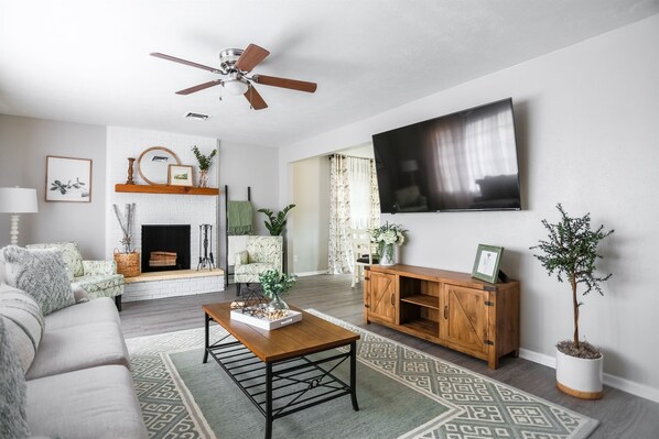 スマートテレビ、暖炉