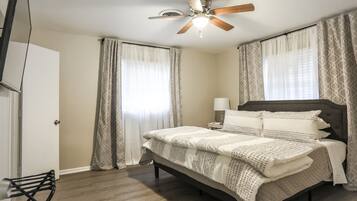 5 habitaciones, tabla de planchar con plancha y cuna de viaje