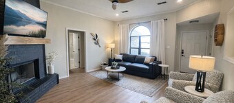 Star of South Lubbock 2 Kings 10 min to Tech