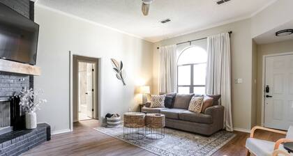 Star of South Lubbock 2 Kings 10 min to Tech