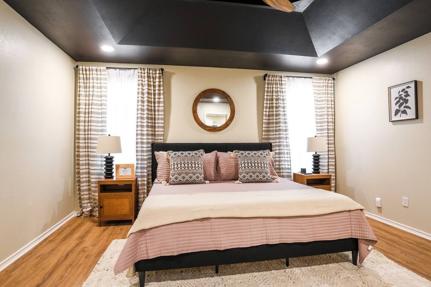 3 chambres, fer et planche à repasser, lit parapluie, Wi-Fi gratuit