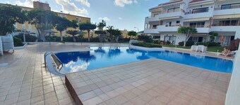 Los Cristianos Penthouse.Sea/Mountain Views.Heated Pool. Wi Fi