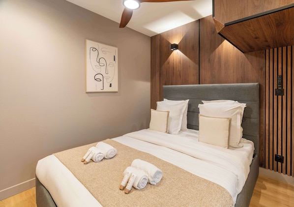 Iron/ironing board, travel cot, WiFi, bed sheets
