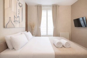 1 bedroom, iron/ironing board, bed sheets - Comfy & luminous studio near Nation (Paris)