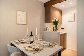 Dining - Comfy & luminous studio near Nation (Paris)