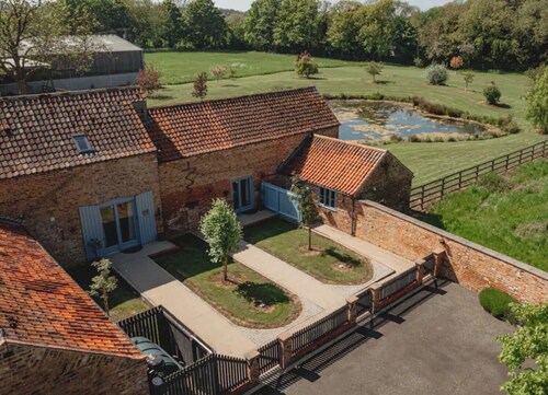Rural three-bedroom barn conversion