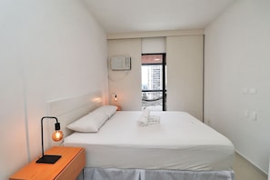 Deluxe Triple Room | Hypo-allergenic bedding, blackout drapes, iron/ironing board - Rio Spot Alfa Barra U044 (Rio de Janeiro)