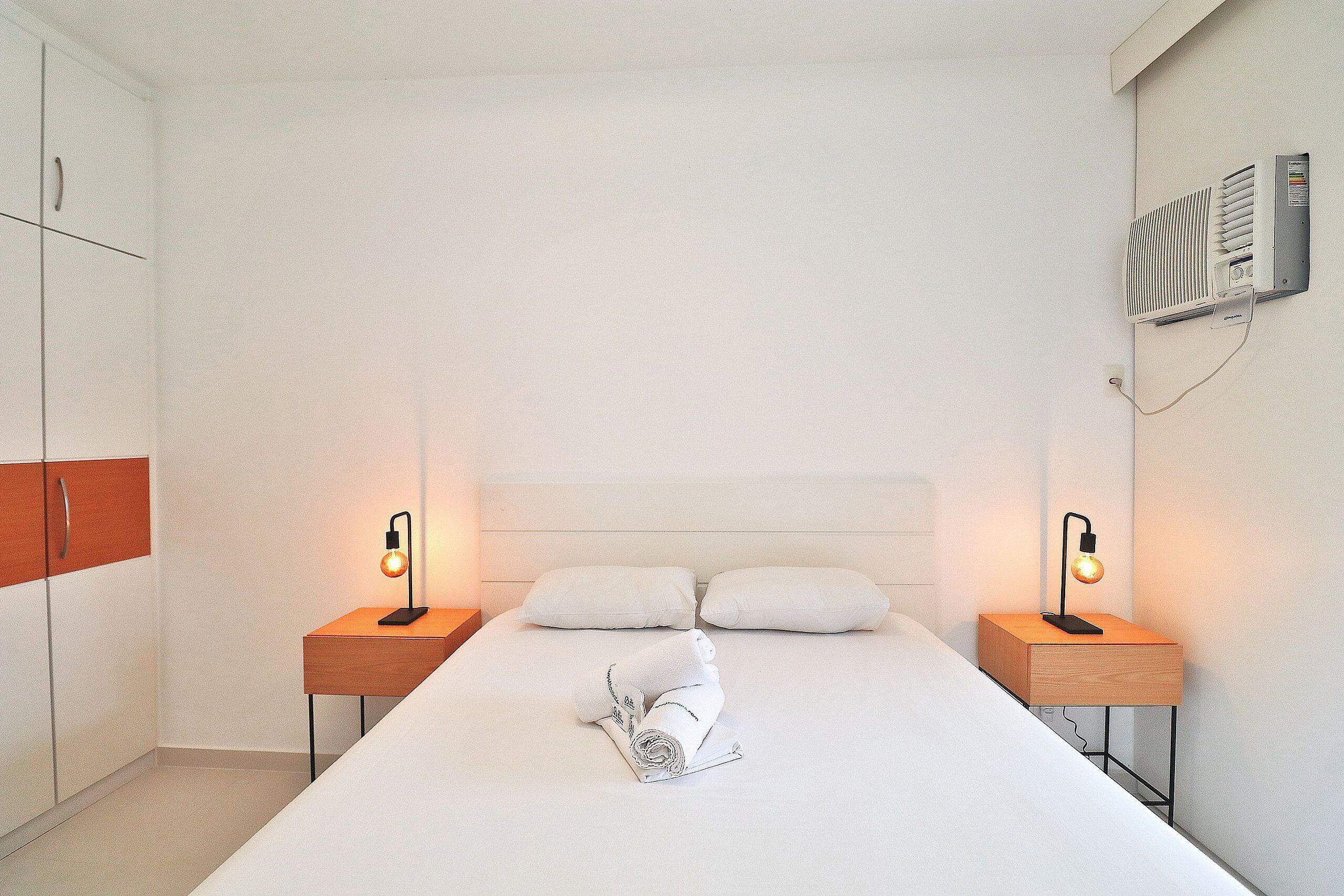 Deluxe trippelrum | Allergitestade sängkläder och mörkläggningsgardiner