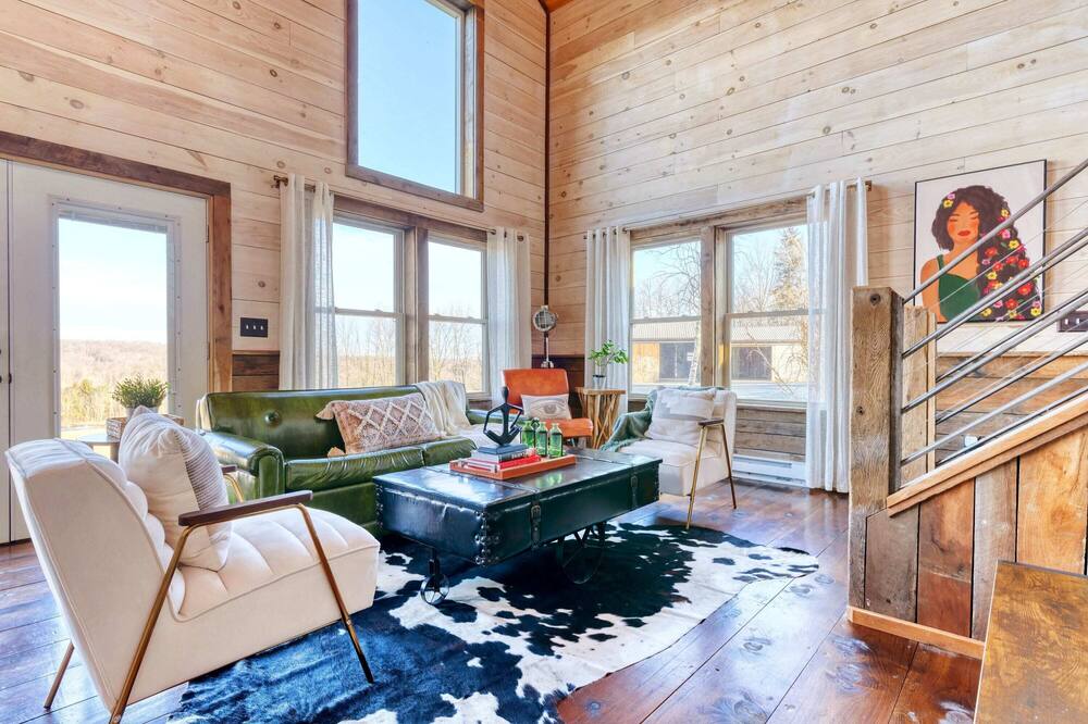 Insta-worthy Cabin w\/ Hot Tub on 10 Private Acres