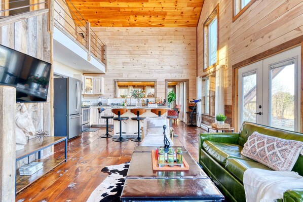 TV, video games, offices - Insta-worthy Cabin | Hot Tub on 10 Private Acres (Sterling)