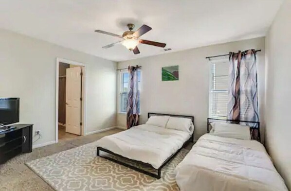 5 habitaciones, escritorio y wifi gratis 