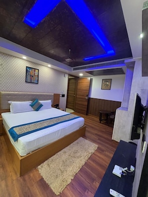 Deluxe Room | In-room safe, free WiFi, bed sheets