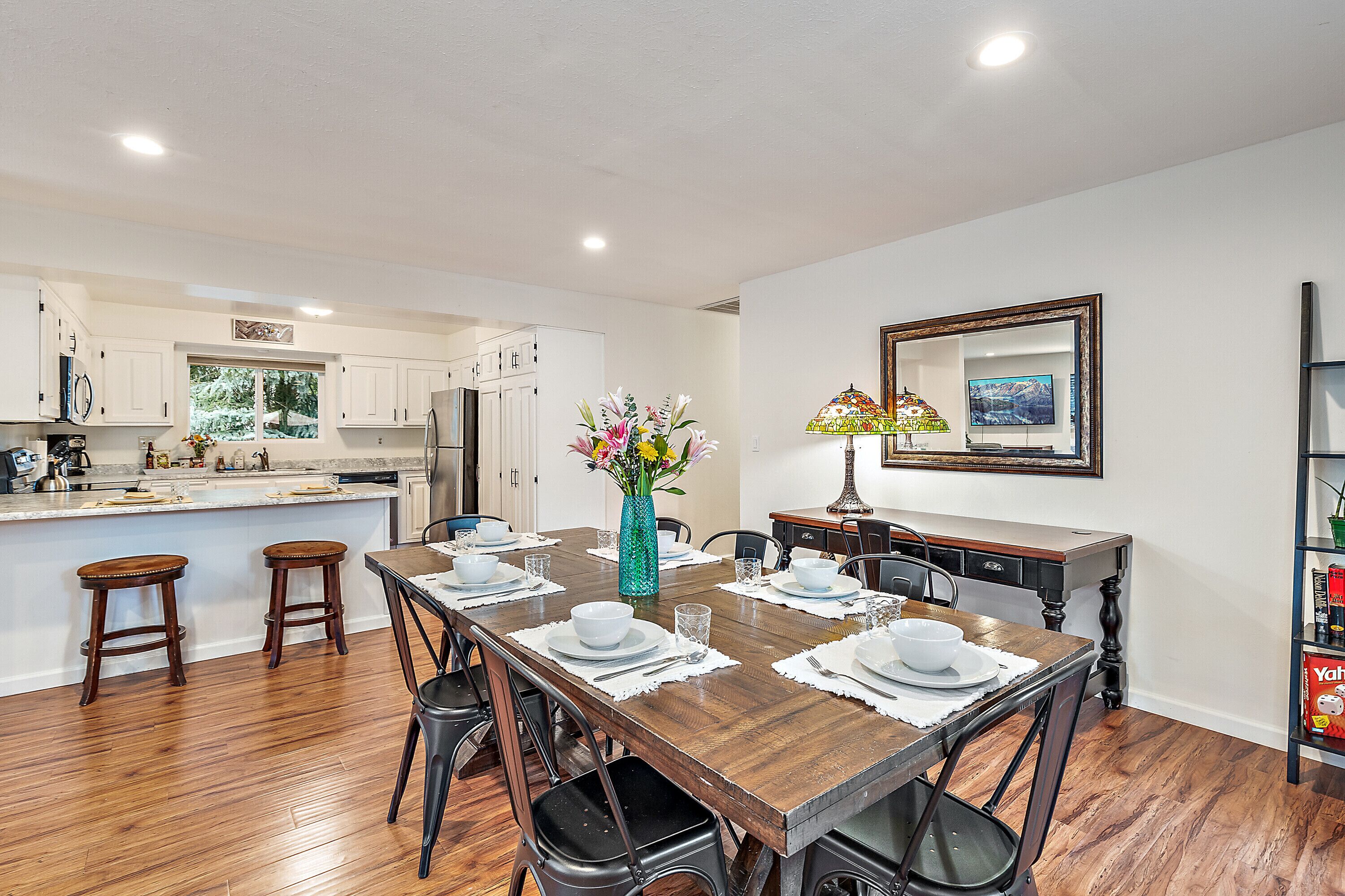Golfers and Family Paradise! Large Open& Spacious Home w/Hot Tub! Fully Stocked!
