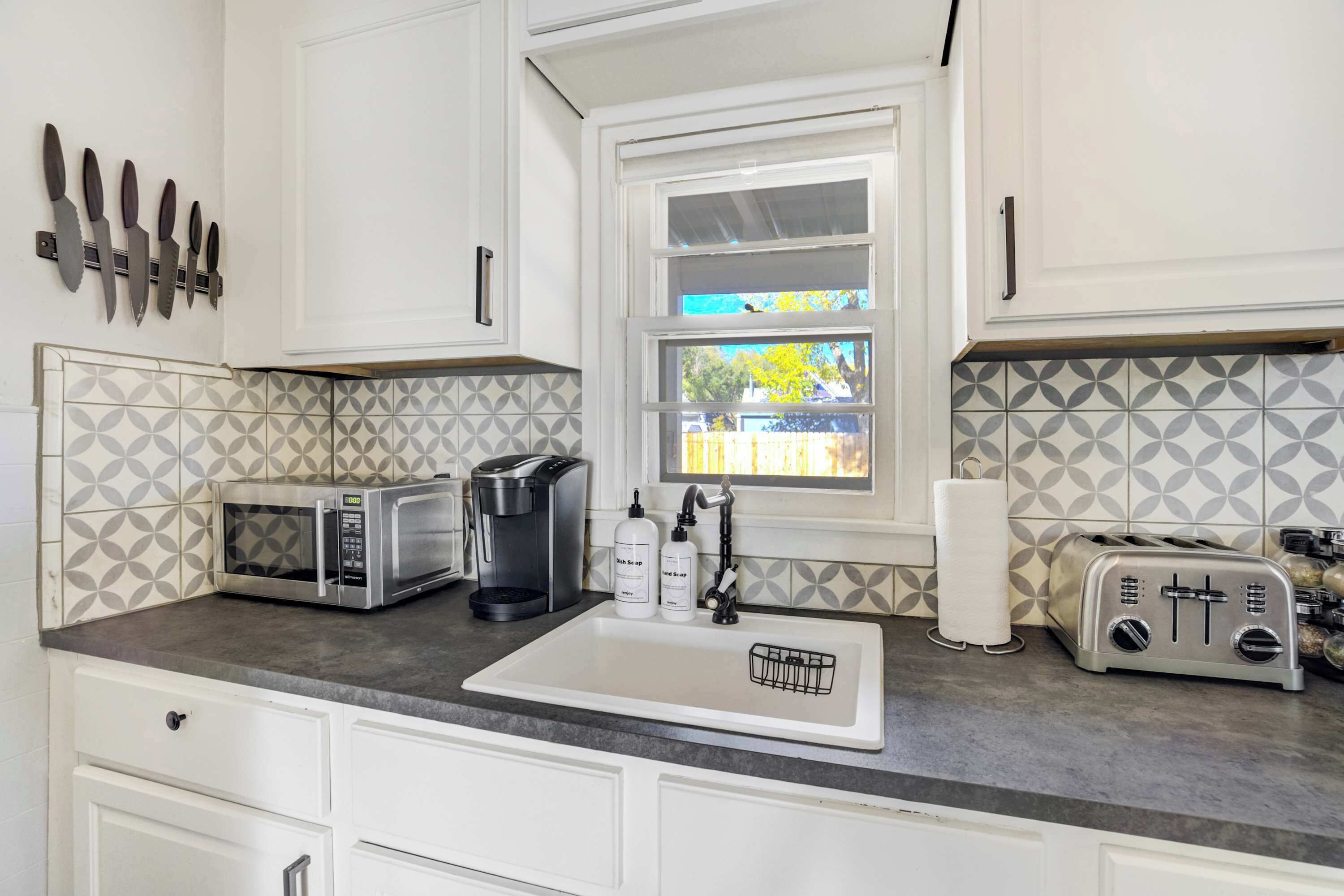 Fridge, microwave, stovetop, coffee/tea maker