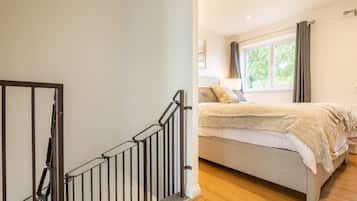 1 habitación, escritorio, tabla de planchar con plancha y wifi