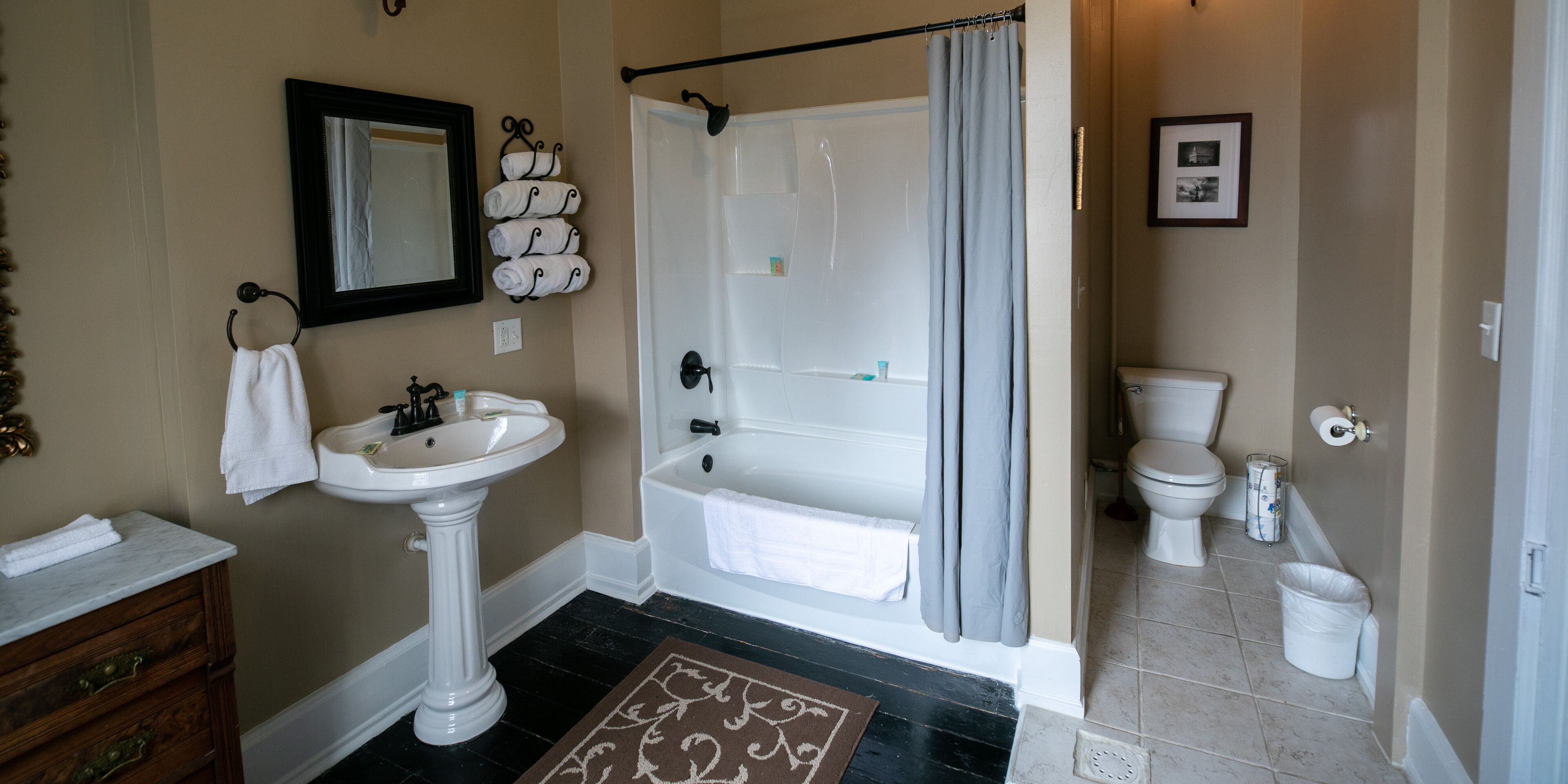 premier room (historic building, no elevator) | bathroom | towels