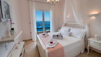 2 bedrooms, in-room safe, iron/ironing board, free WiFi