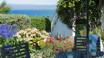 Cottage | Balcony