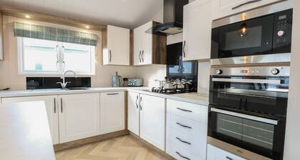 Broadland Sands Lodge