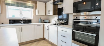 Broadland Sands Lodge