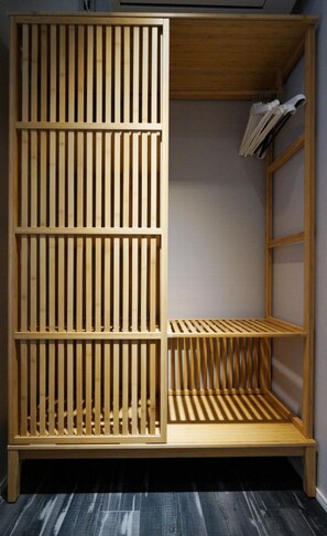 2 bedrooms - Real Life Kudanshita Chic 2-bedroom 6pax 3mins sub (Tokyo)