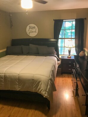 4 Schlafzimmer, Bügeleisen/Bügelbrett, kostenloses WLAN, Bettwäsche