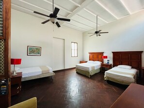 Premium bedding, down comforters, pillowtop beds, free WiFi - Buongiorno Suites Sullana I (Sullana)