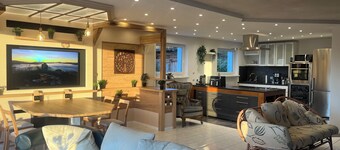 SUNRISE with large terrace and far-reaching views