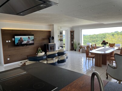 SUNRISE with large terrace and far-reaching views