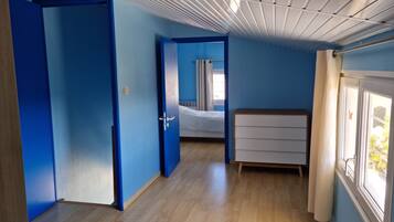 6 bedrooms, iron/ironing board, travel crib, free WiFi